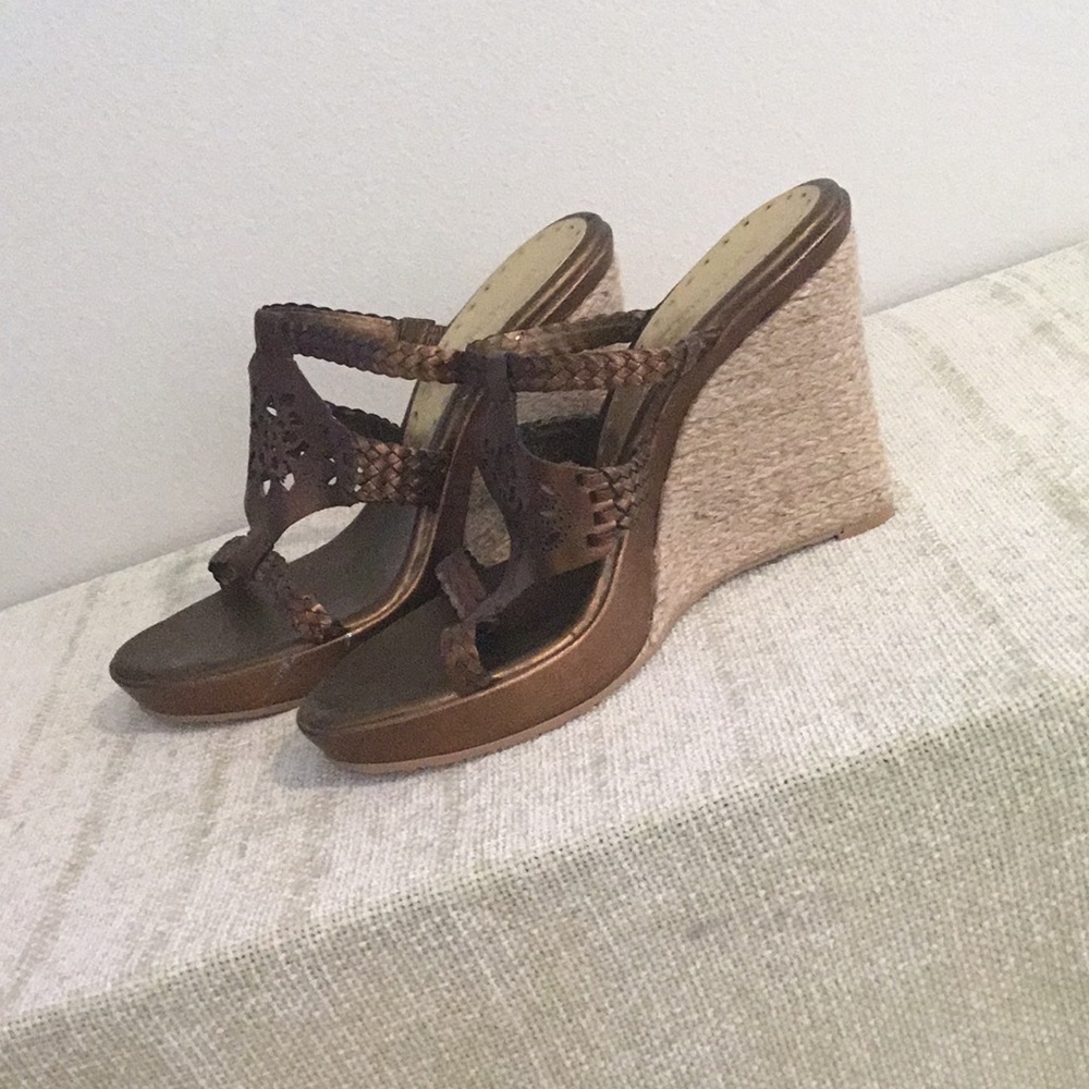 BCBGirls size 8 wedge sandal